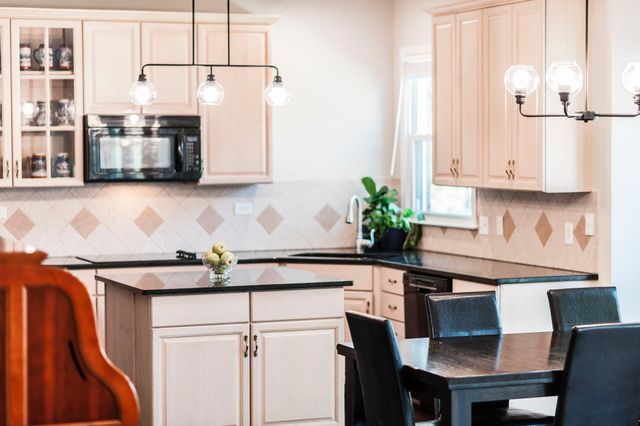 102 Fairlake Ct, Hendersonville, TN 37075