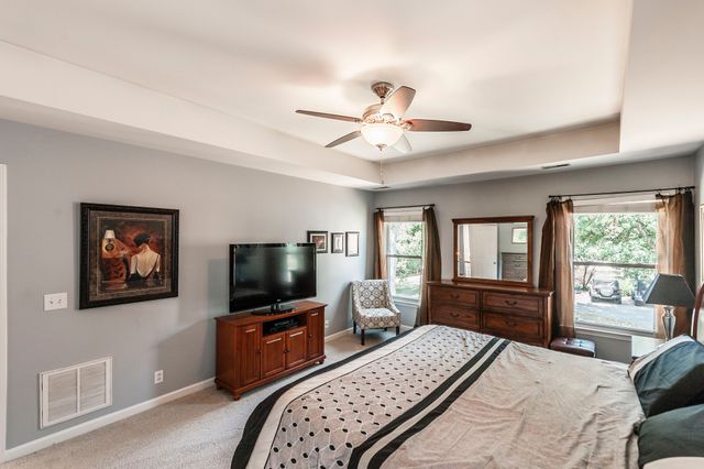 102 Fairlake Ct, Hendersonville, TN 37075