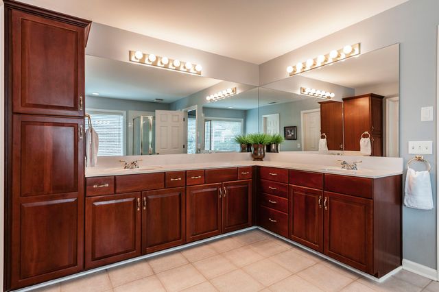 102 Fairlake Ct, Hendersonville, TN 37075