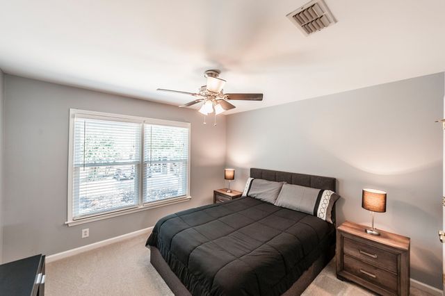 102 Fairlake Ct, Hendersonville, TN 37075