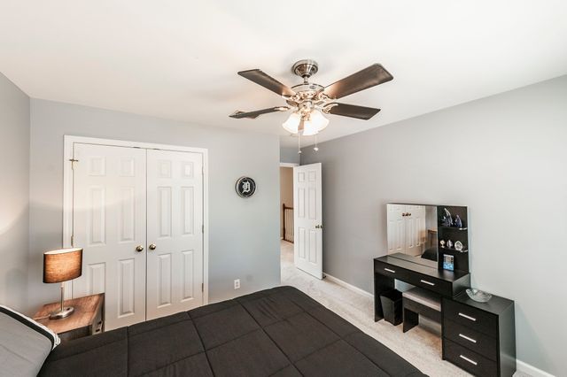 102 Fairlake Ct, Hendersonville, TN 37075