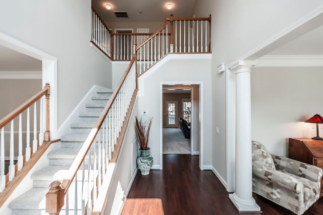 102 Fairlake Ct, Hendersonville, TN 37075