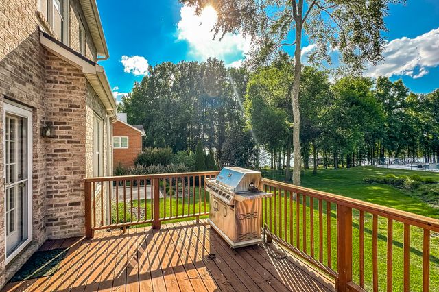 102 Fairlake Ct, Hendersonville, TN 37075