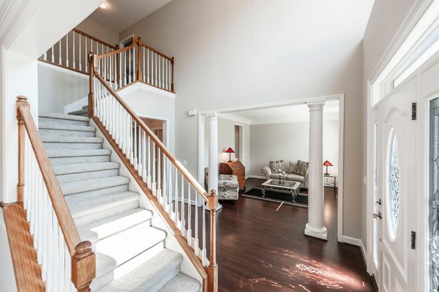 102 Fairlake Ct, Hendersonville, TN 37075