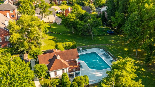 102 Fairlake Ct, Hendersonville, TN 37075