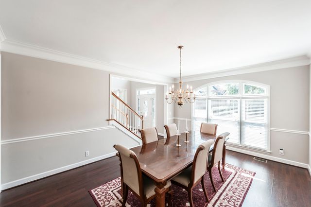 102 Fairlake Ct, Hendersonville, TN 37075