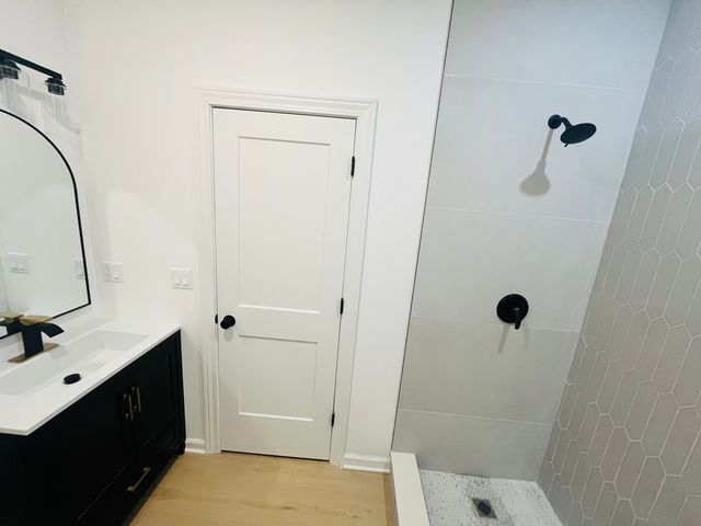 956 N Saint Louis Avenue, Chicago, IL 60651