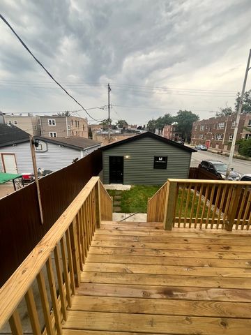 956 N Saint Louis Avenue, Chicago, IL 60651
