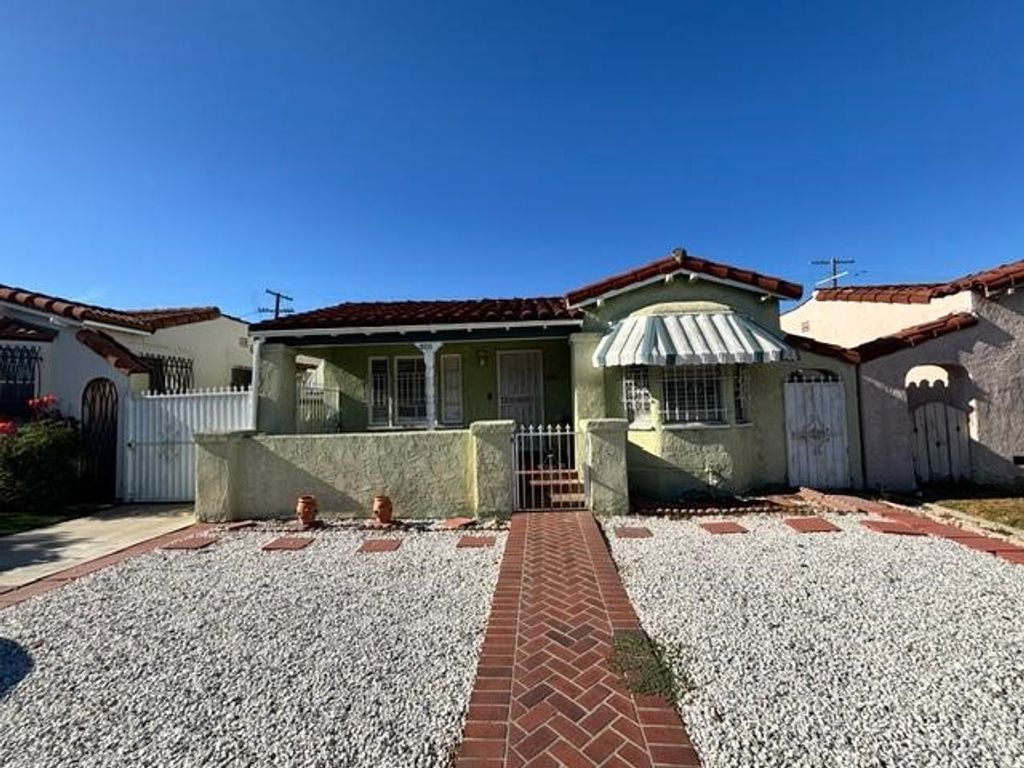 805 W 104th, Los Angeles, CA 90044