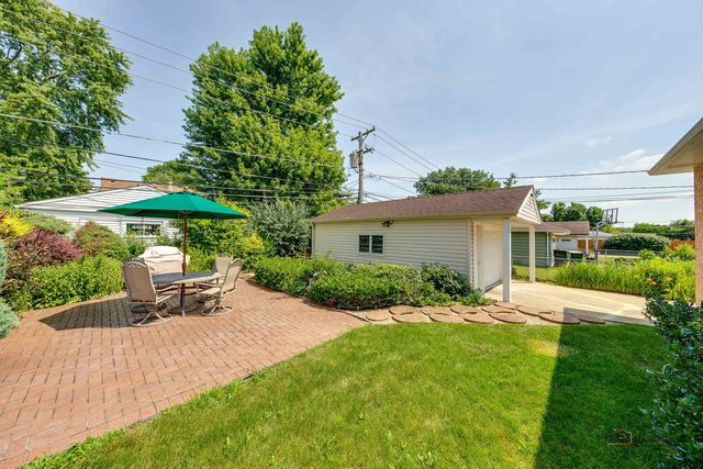 7845 N Nora Avenue, Niles, IL 60714