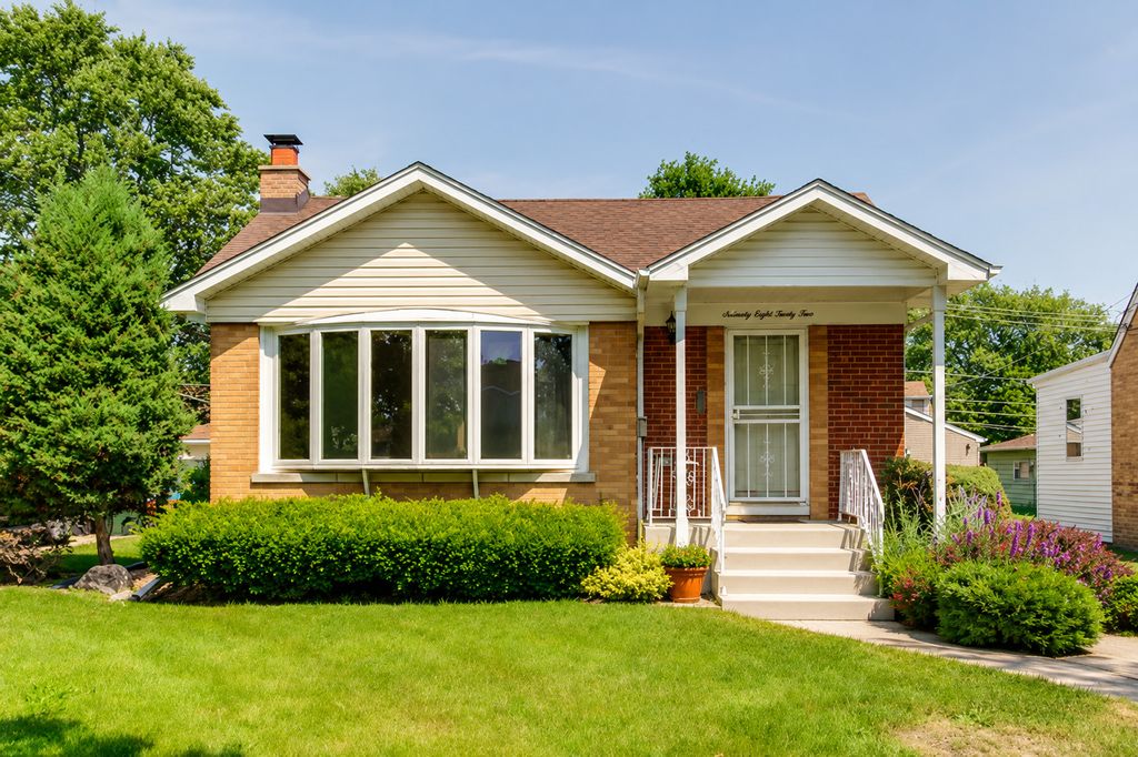 7845 N Nora Avenue, Niles, IL 60714