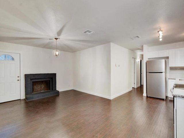 2706 Parker LN A, Austin, TX 78741