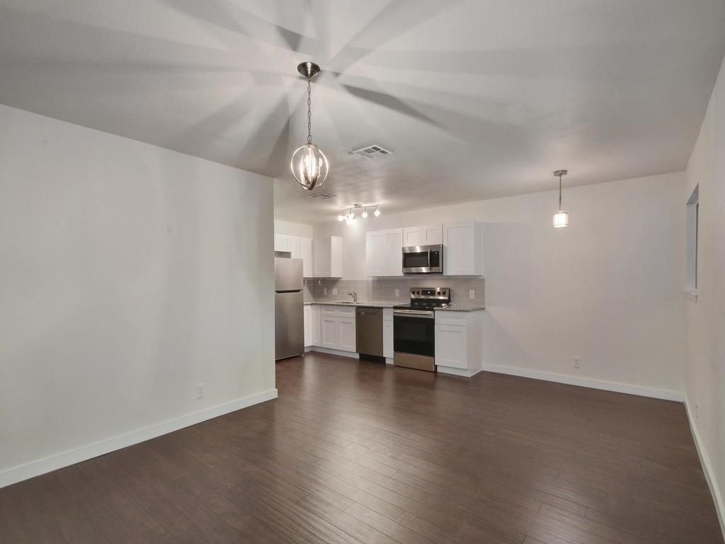 2706 Parker LN A, Austin, TX 78741