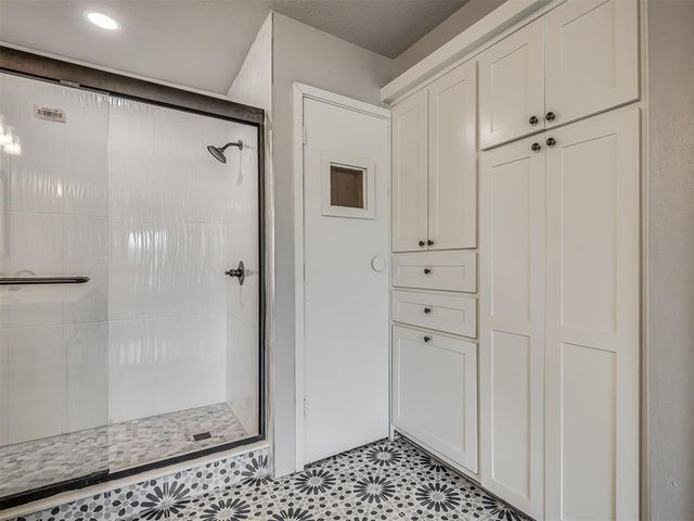 1406 E Bradley Street, Shawnee, OK 74804