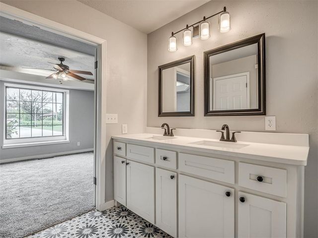 1406 E Bradley Street, Shawnee, OK 74804