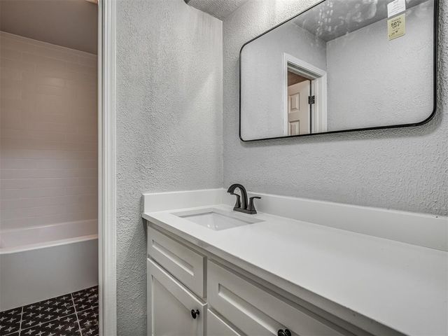 1406 E Bradley Street, Shawnee, OK 74804