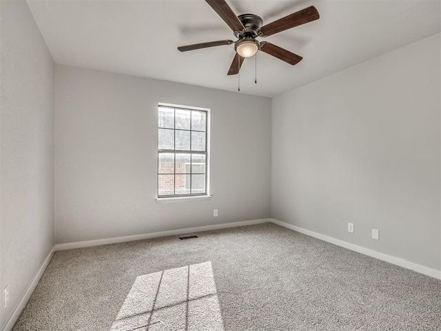 1406 E Bradley Street, Shawnee, OK 74804