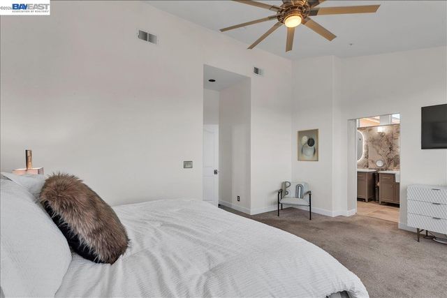 2433 Fox Ridge Dr, Castro Valley, CA 94546