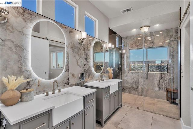 2433 Fox Ridge Dr, Castro Valley, CA 94546