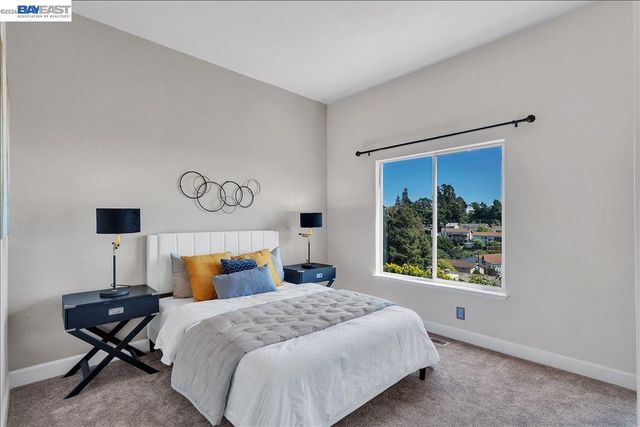 2433 Fox Ridge Dr, Castro Valley, CA 94546