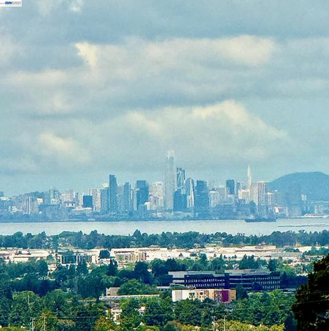 2433 Fox Ridge Dr, Castro Valley, CA 94546