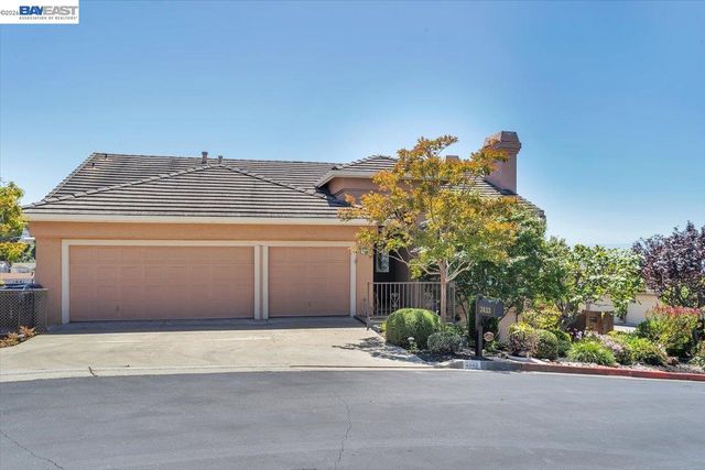 2433 Fox Ridge Dr, Castro Valley, CA 94546