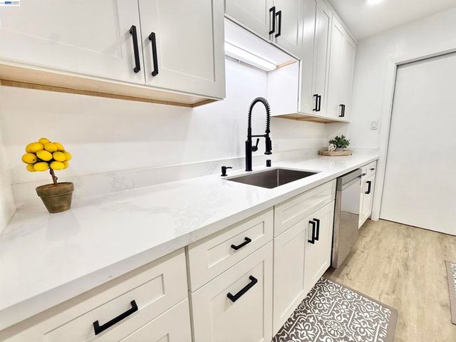 3879 James Ave, Fremont, CA 94538