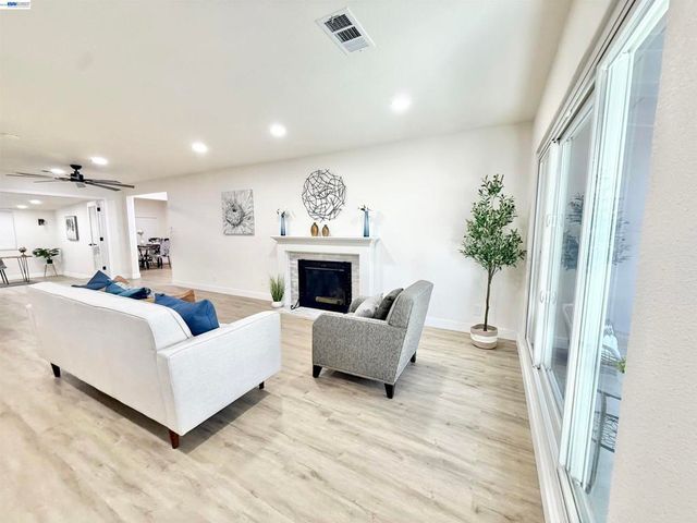 3879 James Ave, Fremont, CA 94538
