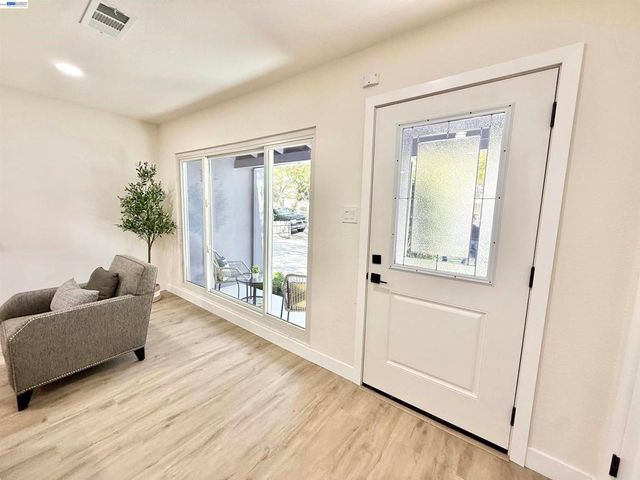 3879 James Ave, Fremont, CA 94538