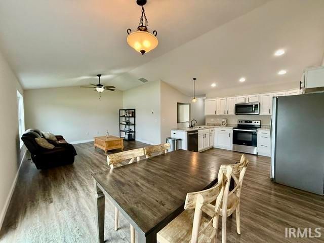 1195 S Kaylynn Street, Ellettsville, IN 47429