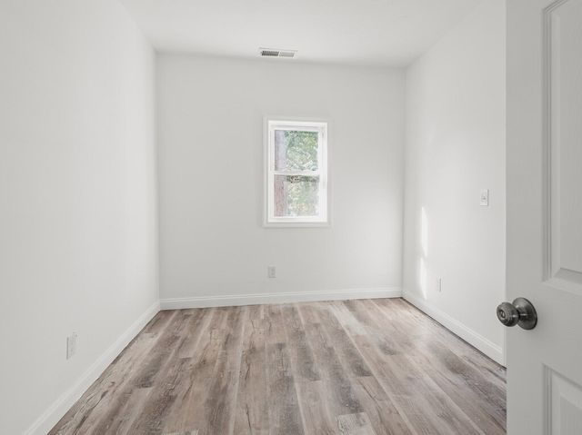 42 William Street 1, Worcester, MA 01609