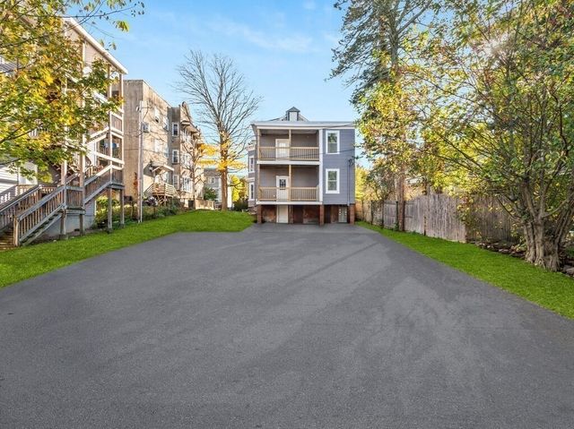 42 William Street 1, Worcester, MA 01609