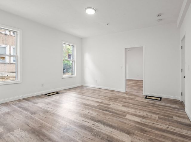 42 William Street 1, Worcester, MA 01609