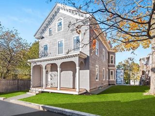 42 William Street 1, Worcester, MA 01609