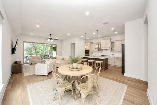 111 Harlequin Duck Court, Magnolia, TX 77354