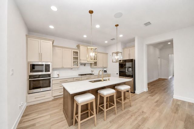 111 Harlequin Duck Court, Magnolia, TX 77354