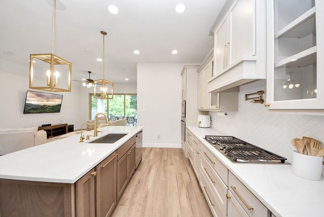 111 Harlequin Duck Court, Magnolia, TX 77354