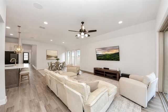111 Harlequin Duck Court, Magnolia, TX 77354