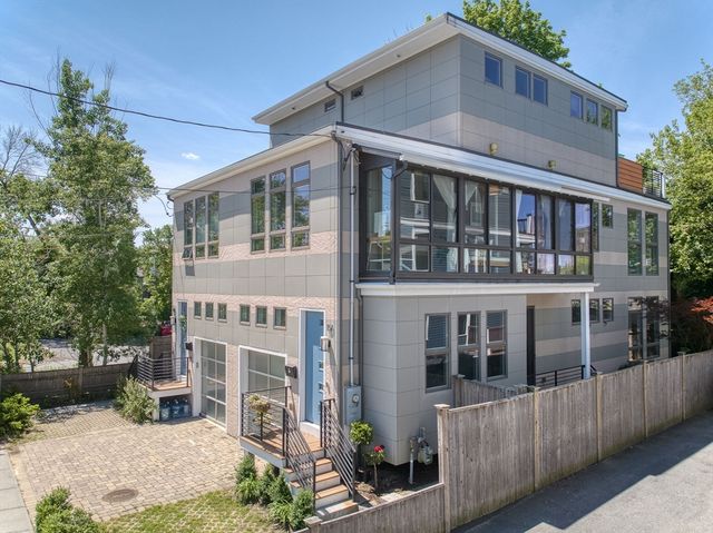 151 Sherman St, Cambridge, MA 02140