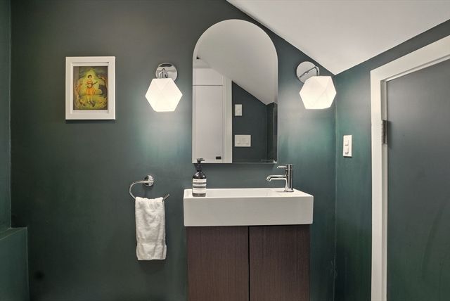 151 Sherman St, Cambridge, MA 02140