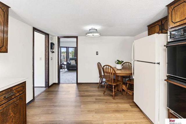 6826 S 73rd Avenue, Ralston, NE 68127