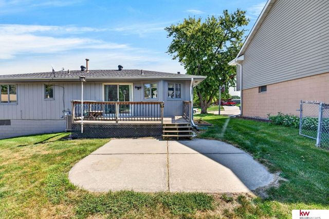 6826 S 73rd Avenue, Ralston, NE 68127