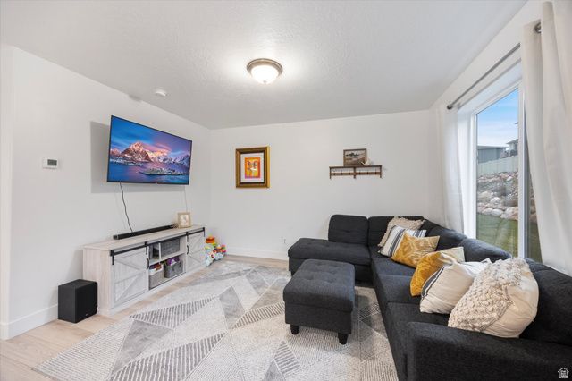 1698 S FREESTONE BLVD, Santaquin, UT 84655