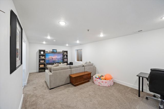 1698 S FREESTONE BLVD, Santaquin, UT 84655