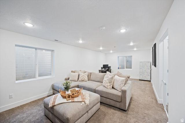 1698 S FREESTONE BLVD, Santaquin, UT 84655