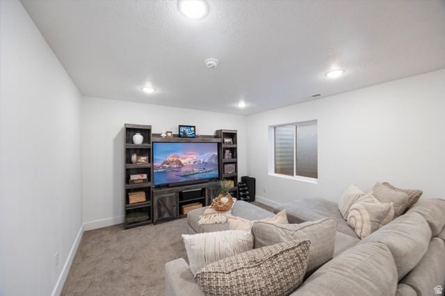 1698 S FREESTONE BLVD, Santaquin, UT 84655