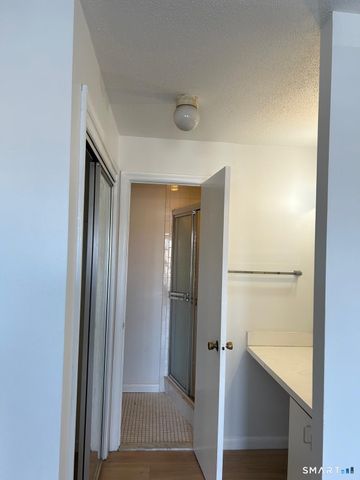 90 Kane Street C1, West Hartford, CT 06119