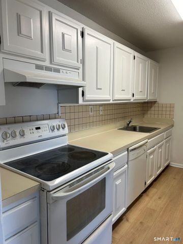 90 Kane Street C1, West Hartford, CT 06119