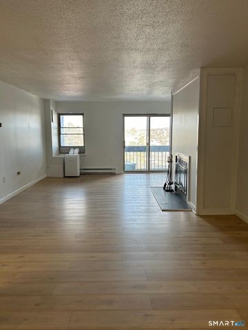 90 Kane Street C1, West Hartford, CT 06119