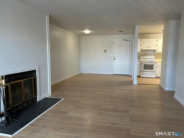 90 Kane Street C1, West Hartford, CT 06119